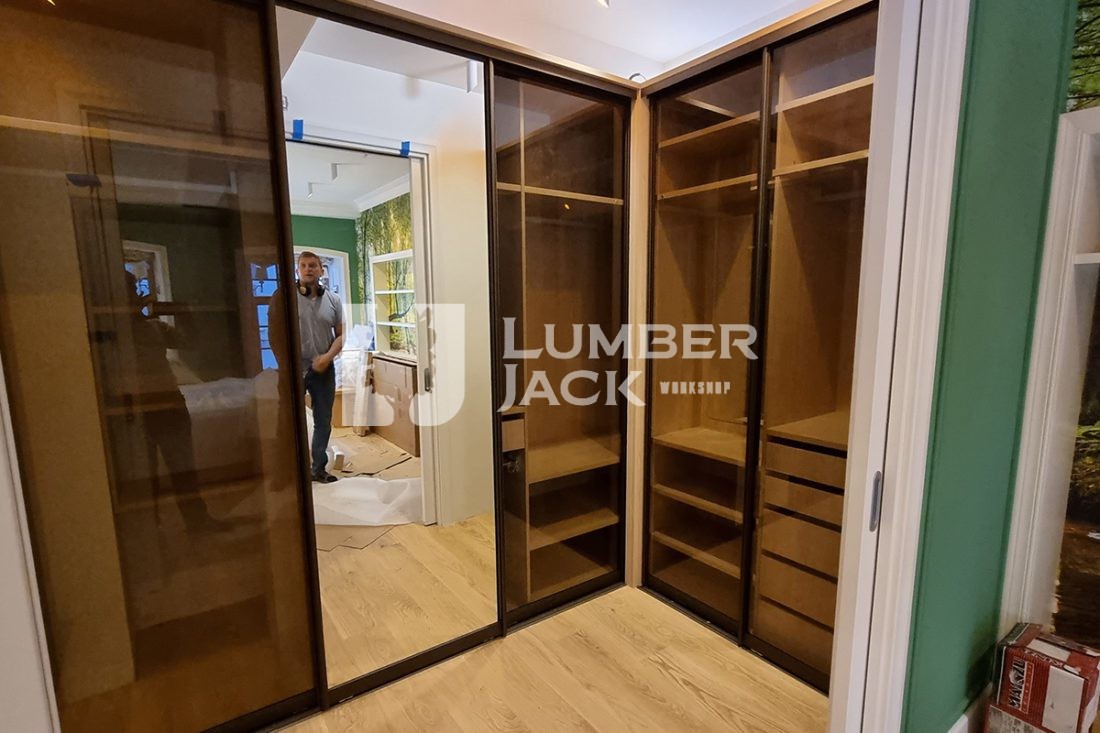 Шкафы в гардеробной | Интерьер "под ключ" в СПб Lumber Jack